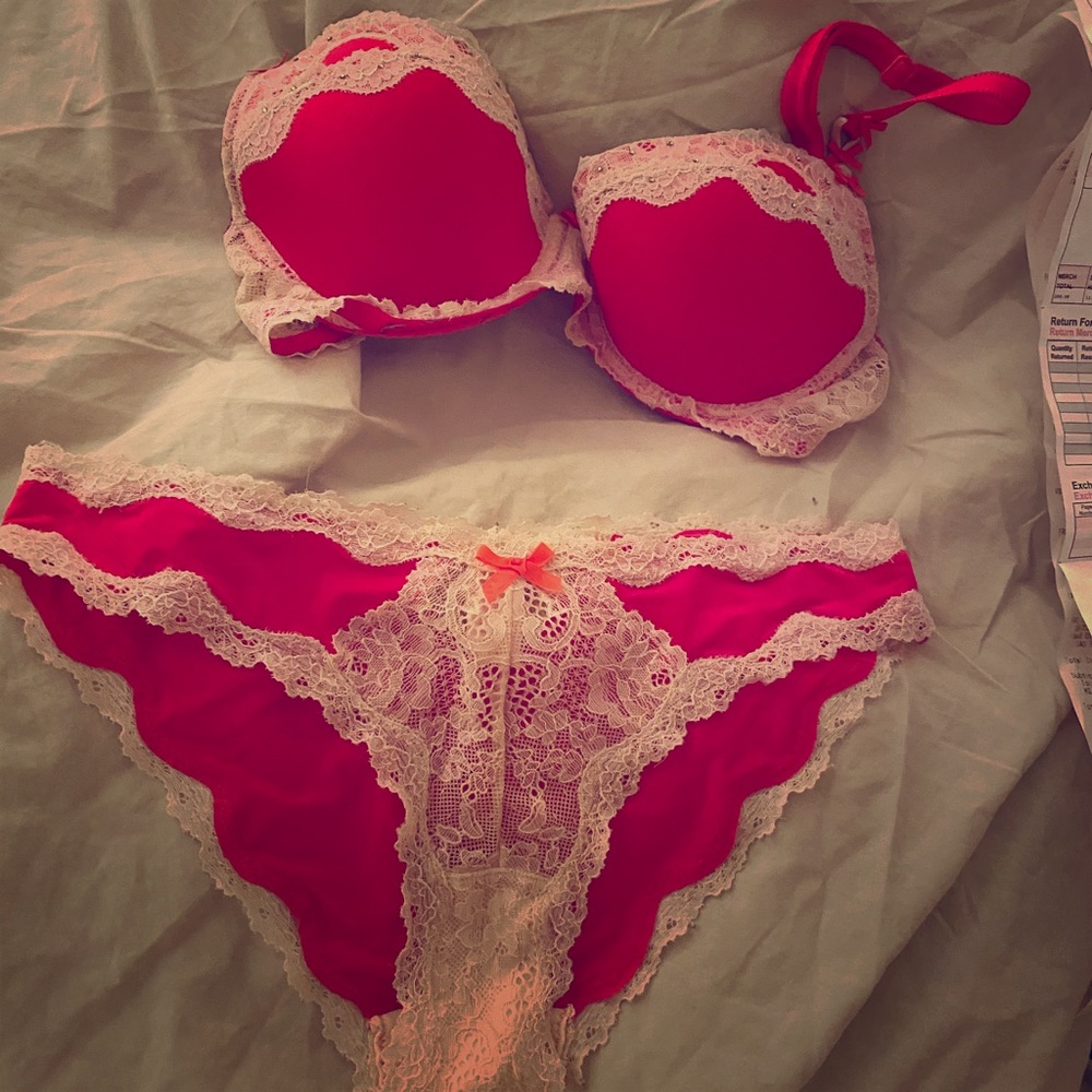 Victoria secrets bra and underwear 34b